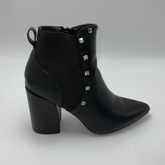 #S0050 Mari A. Comfort Black Zip-Up Pointed Toe Boots | Size: 6.5M - Picture 5 of 12